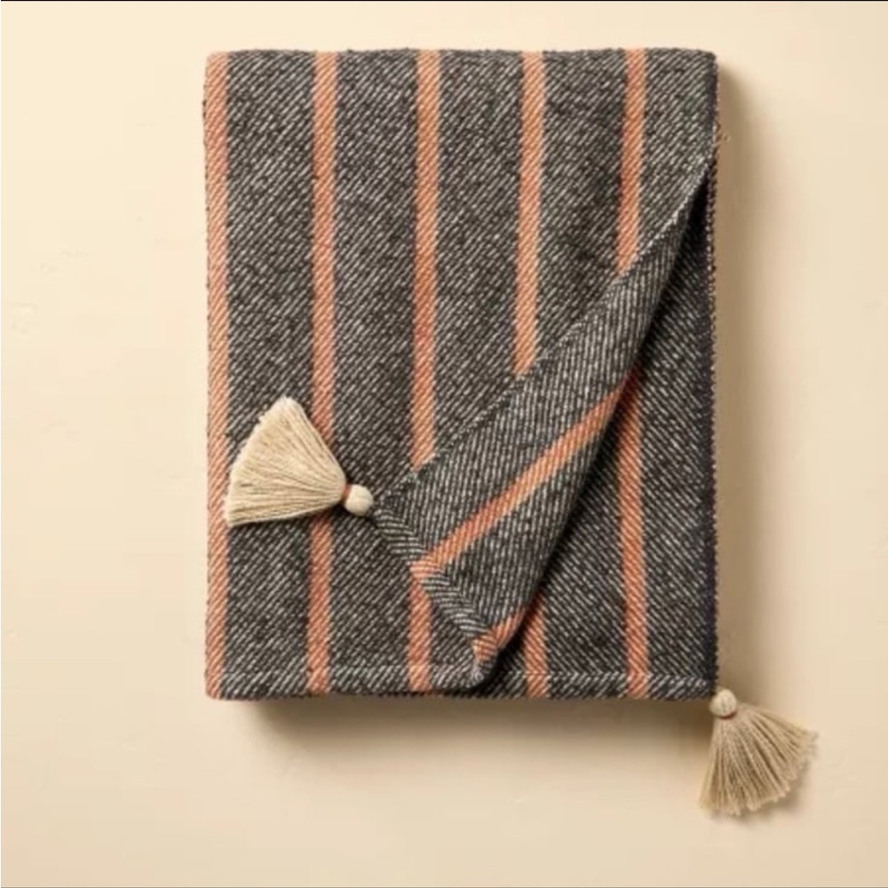 Hearth & Hand Magnolia Wide
Stripe Twill Throw Blanket Gray/Rust